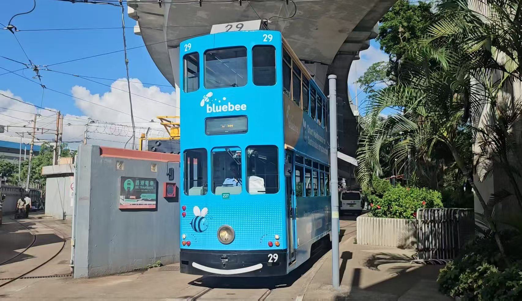 Riding the bluebee® tram: spreading the vision of Smart O